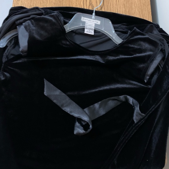 NOTATIONS Velvet Tie Front Top with an attached Velvet Cami, size Small - Picture 13 of 14